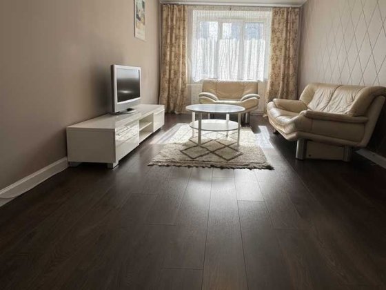 2-кім. квартира біля Новоперських Липок Драгомірова Київ