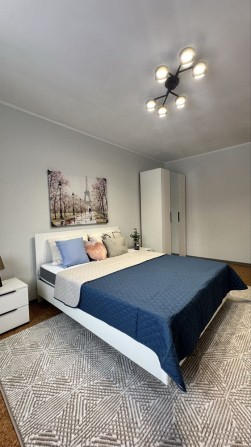 Продам 1к квартиру біля метро Позняки - фото 1