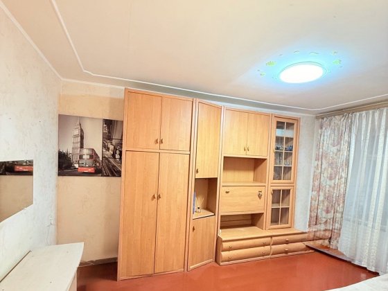 Продаж 1- кім. вул. Сержа Ліфаря 17-А Деснянський р-н. Троєщина Київ