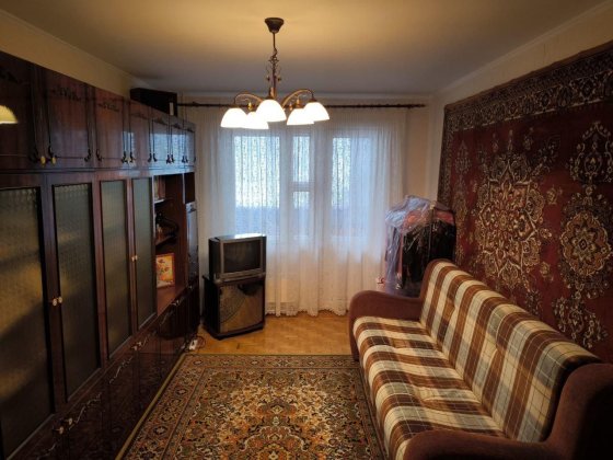 Продається 2-к квартира біля метро Вирлиця Київ