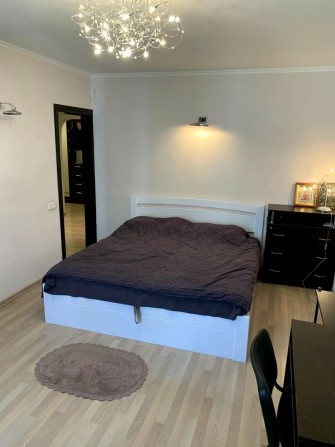 Простора 2-к квартира 60 м² з якісним ремонтом вул. Ахматової 13-Б - фото 1