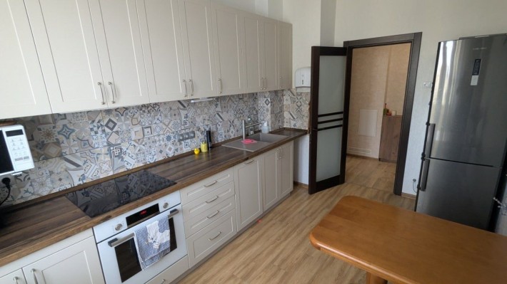 Продам 2 кв.квартиру біля ТЦ Район, Троєщина - фото 1