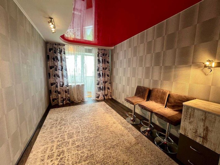 Продається 4-кімнатна квартира в Осипенківському р-ні + 2 паркомісця - фото 1