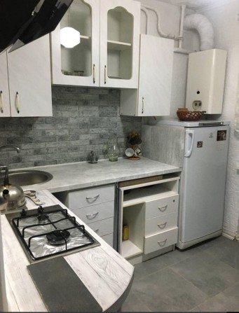 Трёхкомнатная квартира с большим балконом . 5 Станция Большого Фонтана - фото 1