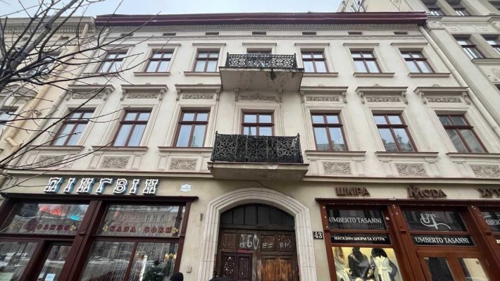 Продаж квартири в центрі на просп. Свободи - фото 1