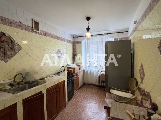 3-комнатная квартира в газовом кирпичном доме, в самом центре Таирова. Одесса