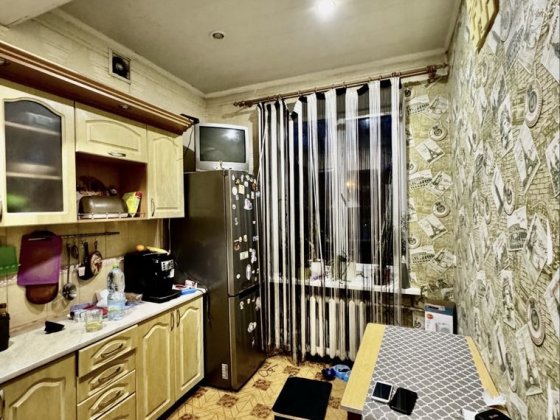 Продается 2 ком кв в Днепровском р-не по ул Кремлевская Запорожье