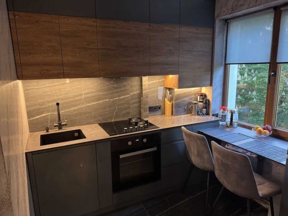 Продам простору 4-ри к/к + гараж на Академіка Корольова. Кропивницкий