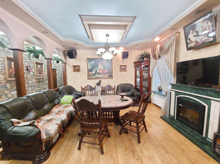 Срочно ‼️ продаю 3 комн квартиру на земле 1 этаж  евроремонт с мебелью - фото 1