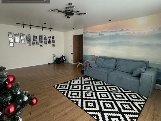 Продається ексклюзивна видова 4-кімнатна квартира біля Дендропарку Кропивницкий