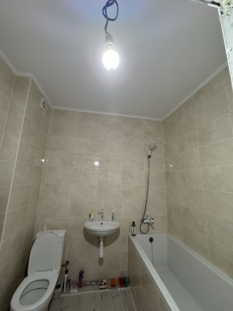 Продаж квартири у новобудові з розпочатим ремонтом - фото 1