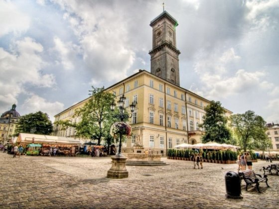 Продаж 2-во кім квартири на Площі Ринок Львів