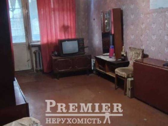 3-кімнатна квартира з роздільним плануванням у цегляному будинку Одесса