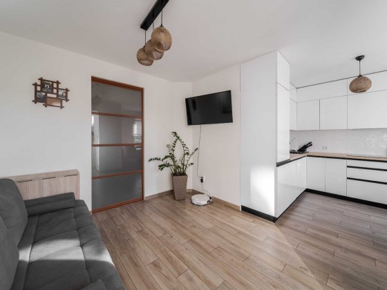 Продається 3-кімнатна Львов