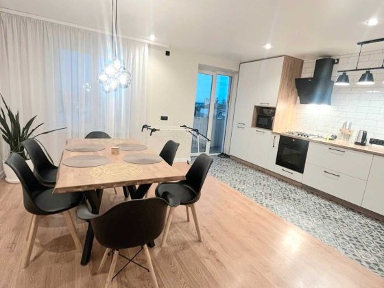 Продам диво квартиру в неймовірному розташуванні!! Кропивницкий