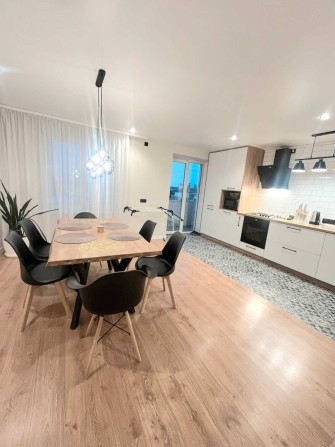 Продам диво квартиру в неймовірному розташуванні!! - фото 1