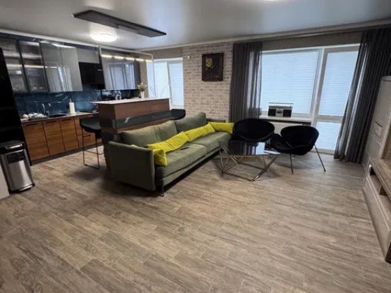 Продам 3-и к/к  по вулиці Незалежності (Попова). Гараж. Кропивницкий