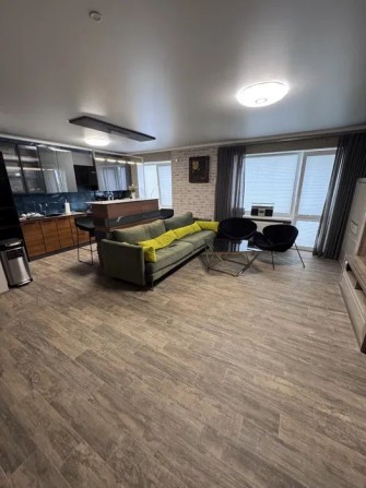 Продам 3-и к/к  по вулиці Незалежності (Попова). Гараж. - фото 1