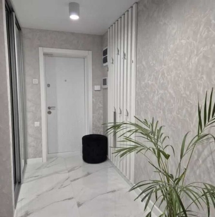 Продам Стильну 3к квартиру на Соборній - фото 1