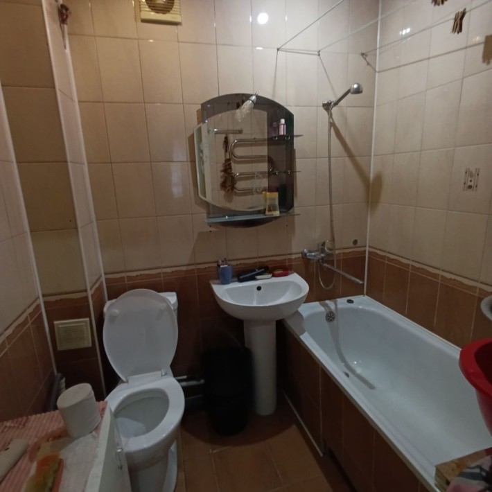 Продаю 2 ком кв Большая Морская, раздельные комнаты, АВТОНОМНОЕ отопле - фото 1