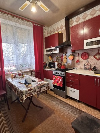 Продам 2 кімнатну  кв. По вул. Святоволодимирівська - фото 1