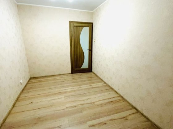 Продам 3 к .квартиру пр Миру  Театральна Николаев