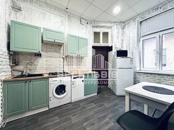 Продаж 1-кімнатна квартира в центрі Львів