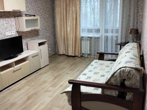 Двокімнатна з ремонтом, малий ринок (020) Запоріжжя