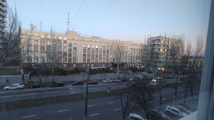 Продам 2 кімнатну квартиру в центрі - фото 1