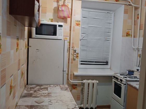 Продам 2х комнатную малогаборитную гостинку Соляные Николаев