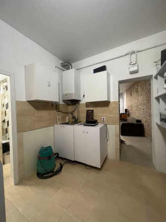 Продаж 1-кімнатної квартири в центрі Львова — вул. Карла Звіринського - фото 1