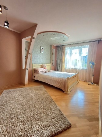 Продаж 3-х к.кв-ри 92 м в з ремонтом і меблями - фото 1