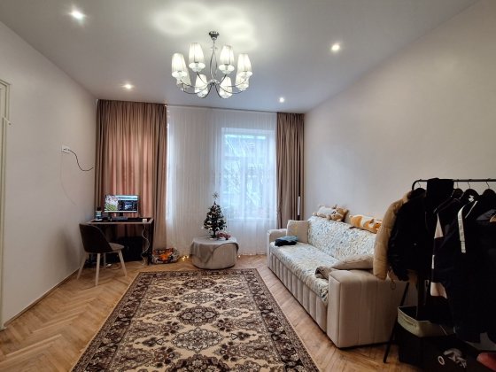 Продаж 2-х кім.кв.по вул.Меретина(ближній центр) Львов