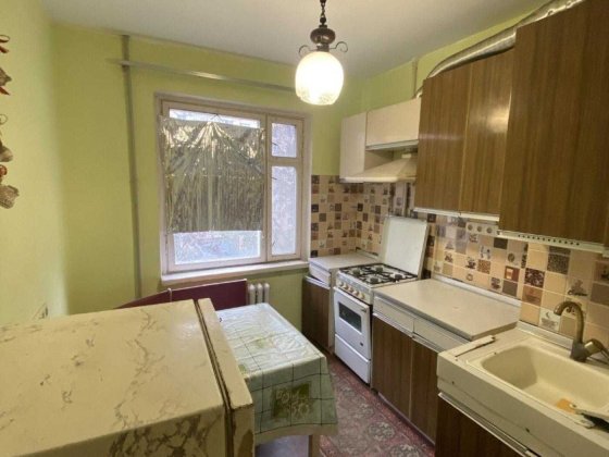 ВЫГОДНАЯ ЦЕНА! 2к. "чешка", район 7 гимназии, средний этаж! Одесса