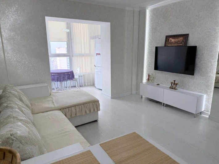 2-комнатная квартира  с панорамным видом на лиман. Новый дом. - фото 1