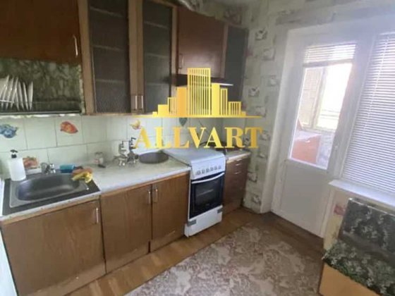 Продаж 3к квартири 2 пов., під ремонт, вул Оноре де Бальзака, Троєщина Киев