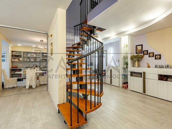 Продаж дворівнева квартира 3 спальні 144м2| Драгоманова 17 Киев