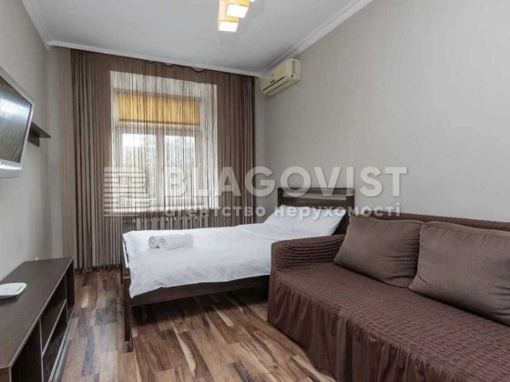 Продаж 2кімнатної квартири, Печерськ, м. Палац Україна, вул Коновальця Киев