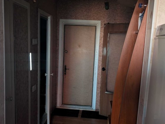 Продам 1 кімнатну квартиру вул. Лариси Руденко 8, станція м. Позняки Киев