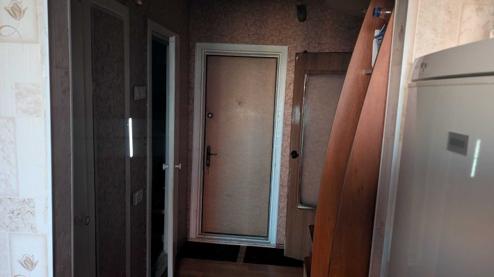 Продам 1 кімнатну квартиру вул. Лариси Руденко 8, станція м. Позняки - фото 1