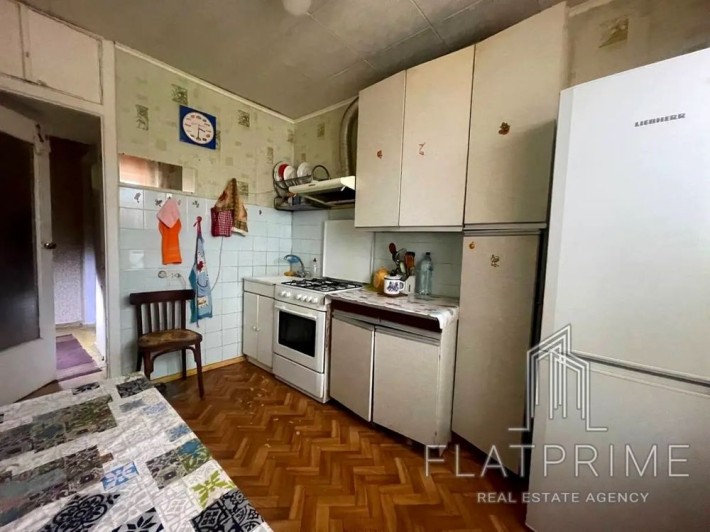 Продаж 4-кімнатної квартири з ремонтом, вул. Литвинського - фото 1