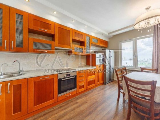 Продаж двоповерхової 7к квартири  вул. Драгоманова, 1Д Позняки Киев