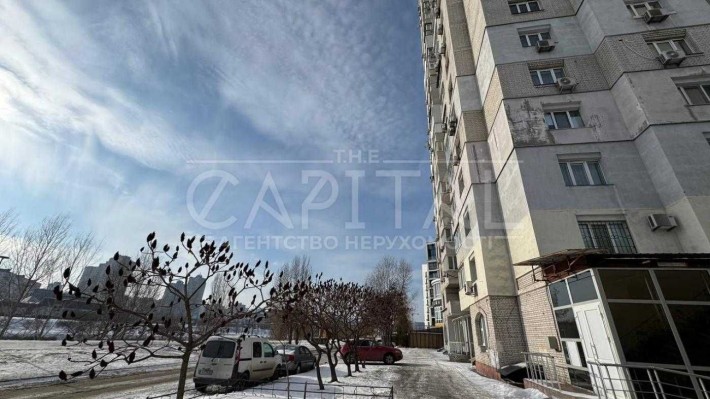 2-к квартира біля метро Позняки генератор низький поверх - фото 1