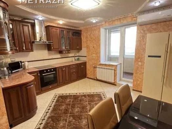 Продам 2-комКВ 75 м²  с ремонтом и мебелью  Центр Залесская м Перемоги Харків