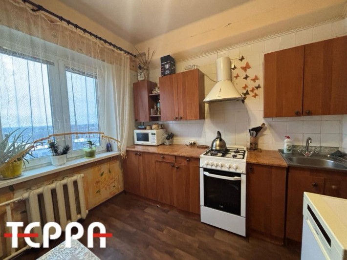 Продаж 2-кімнатної квартири, вул. М. Корищенко - фото 1