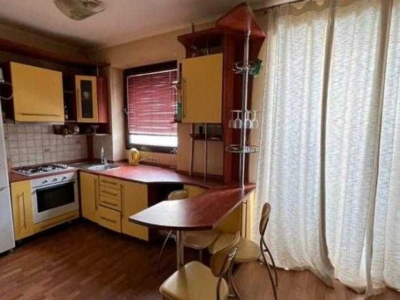 Продам 2 к. кв. 45 м2 на Шатилівці, пр. Науки, метро Наукова. Харьков
