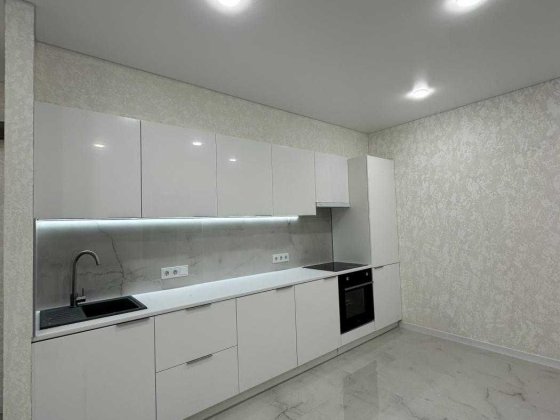 2 комнатная квартира с ремонтом в новом доме. Всегда работают лифты Одесса