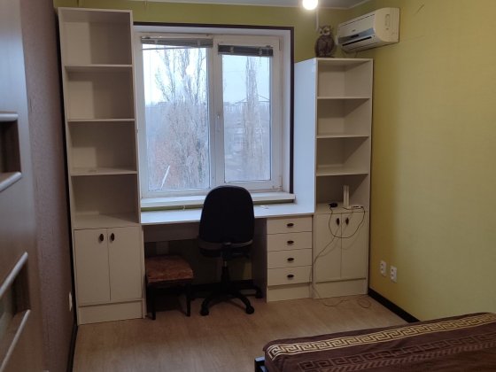 Продам  трёх комнатную квартиру на Пл.Победы-Космонавтов. Николаев