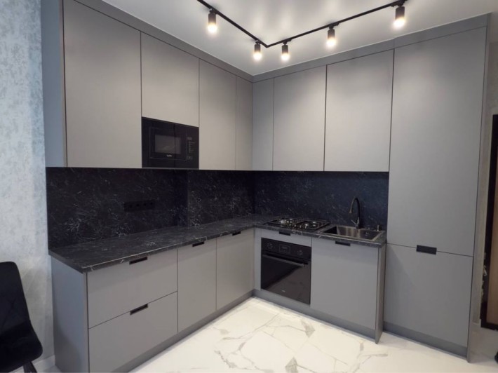 Продам квартиру! Мінімальне переоформлення!!! - фото 1