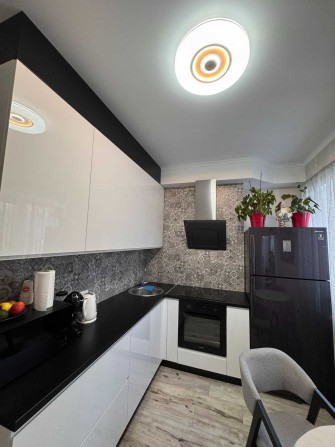 Продается 2 х комн.квартира полнометражная Центр города - фото 1